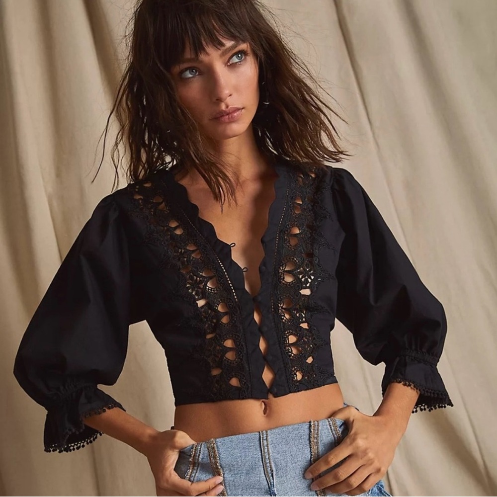 New Free People Louella embroidered black top size Large